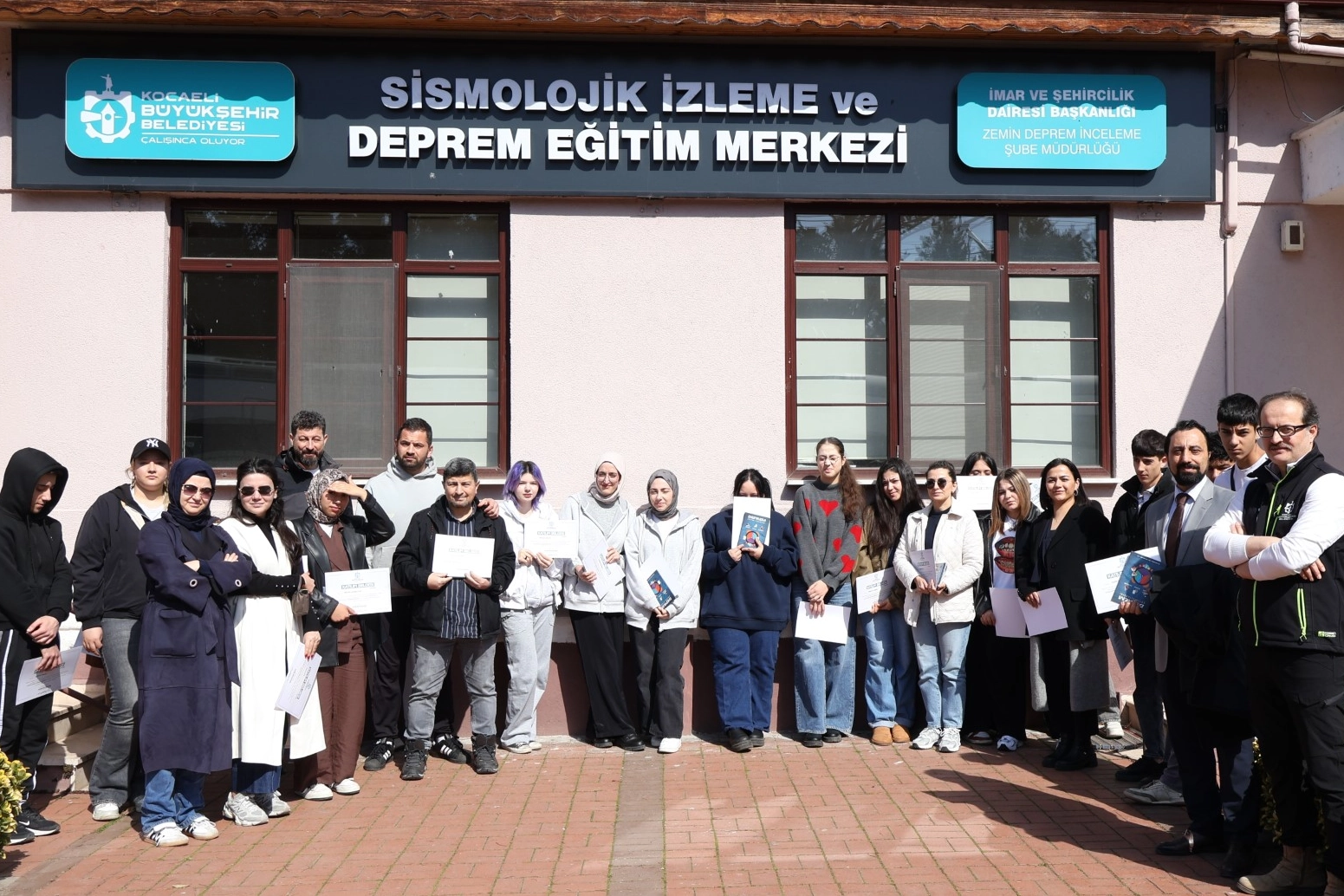 Kocaeli’nde Öğrenciler Gerçekçi Deprem Tatbikatıyla Deneyim Kazandı