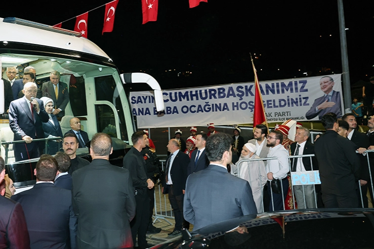 Cumhurbaşkanı Erdoğan, Rize’de Güneysu’ya Gitti