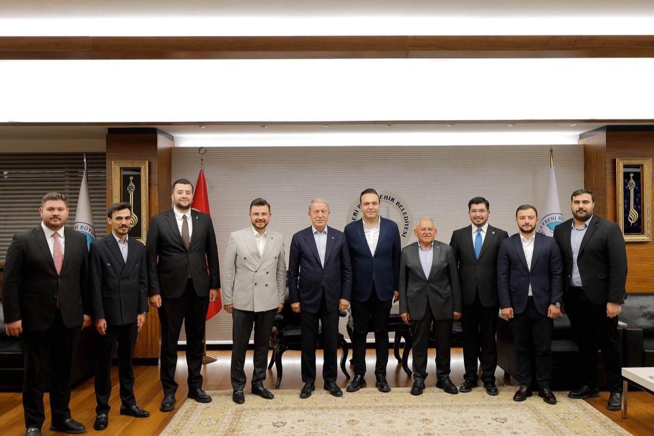 Başkan Büyükkılıç, Bİ’Fest Kayseri Gençlik Festivali’nde gençlerle buluştu