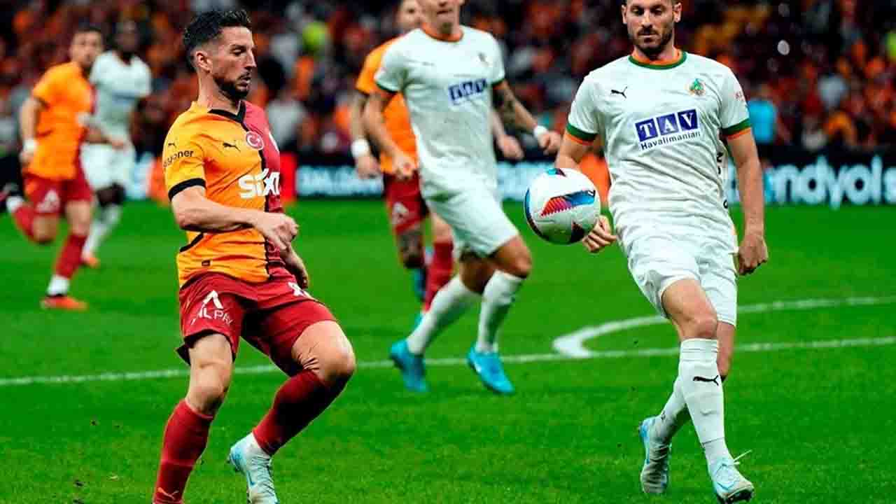 Galatasaray, Alanyaspor'u 1-0 Geçti: Namağlup Lider Milli Araya Giriyor