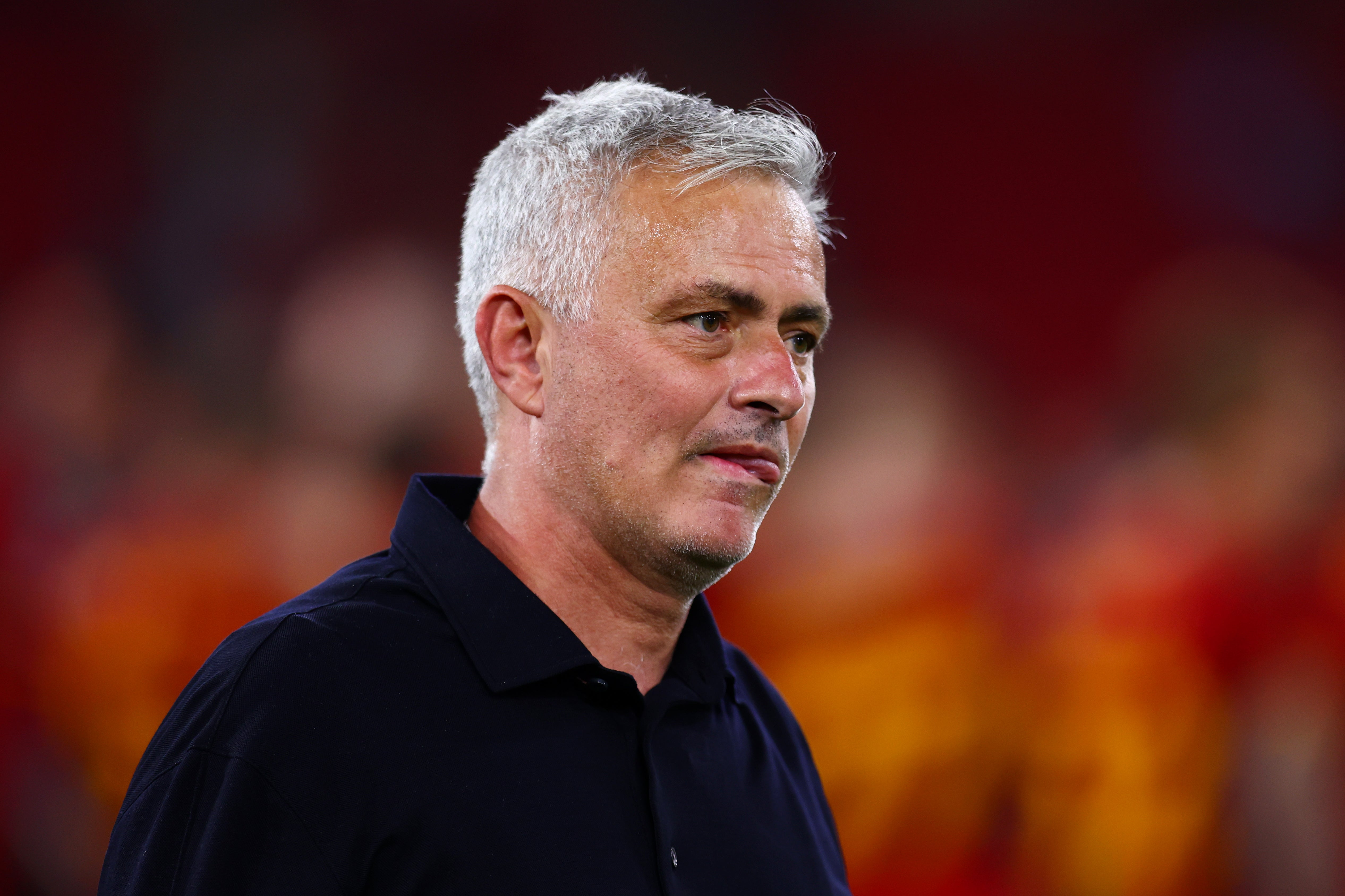 Mourinho'nun Oturuş Şekline Gelen Tepkiler